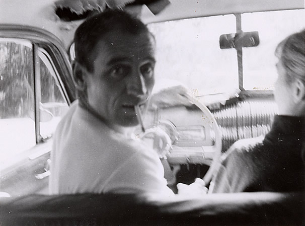 Neal Cassady, amigo de los beats, e inspiración para el personaje Dean Moriarty de On the Road de Kerouac. La foto la sacó el poeta Allen Ginsberg.